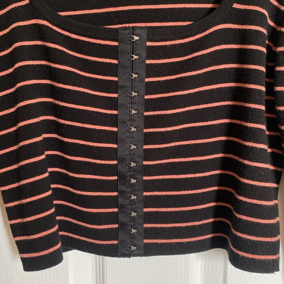 |•VICTORIA’s SECRETS•| Scoop Neck Crop Top Sweater Large - Picture 4 of 5